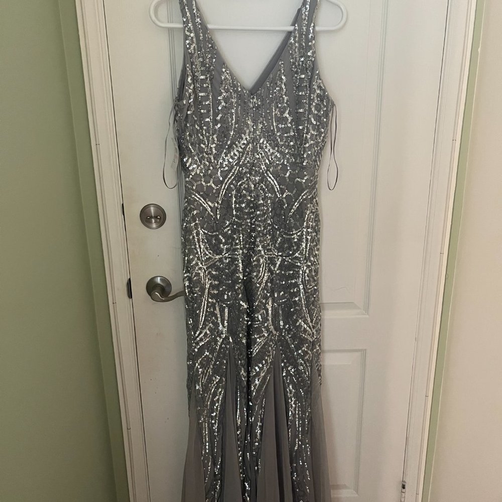 Never worn DRESS TAGS ON - Picture 2 of 3